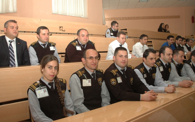 Sekreter ve güvenlikçiler eğitildi 2