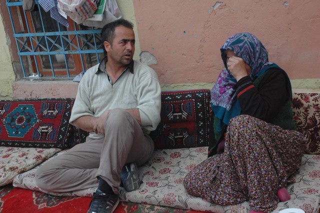 Uzman çavuşun baba evine ateş düştü  11