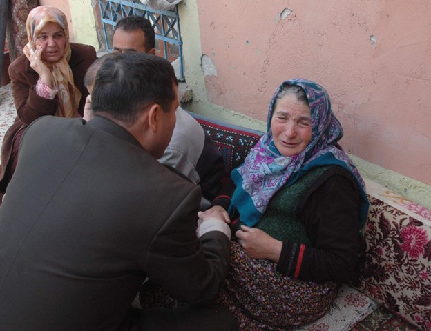 Uzman çavuşun baba evine ateş düştü  8