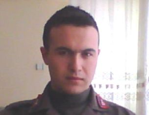 Uzman çavuşun baba evine ateş düştü 