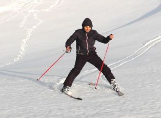 Konyada Nisan ortasında kayak keyfi 