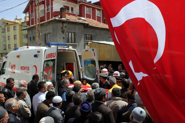 Konya şehidine, oğlu babasına ağladı 1