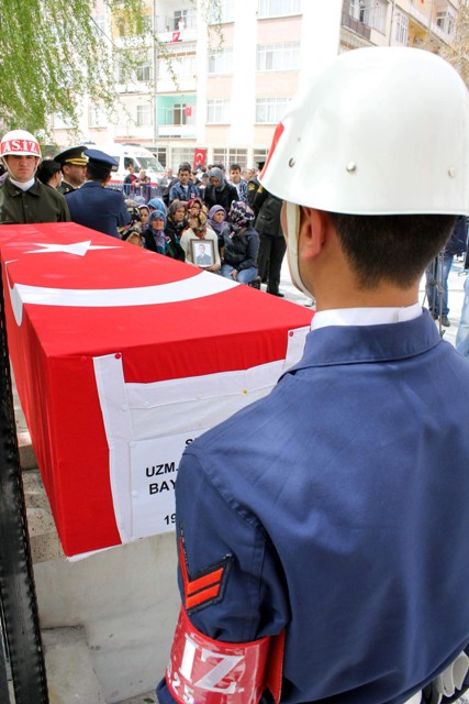 Konya şehidine, oğlu babasına ağladı 11