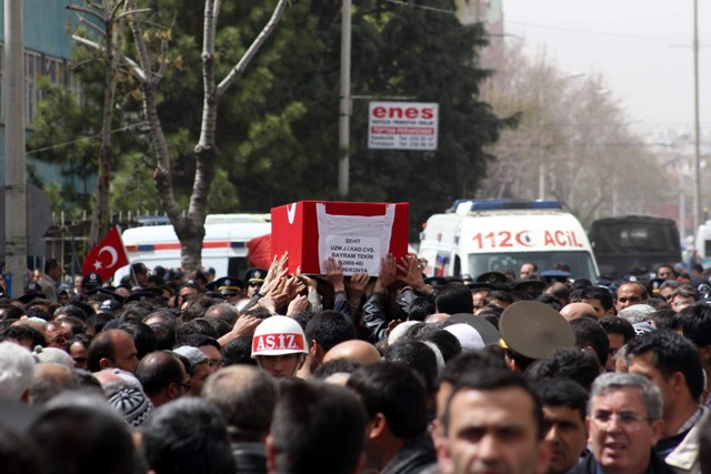 Konya şehidine, oğlu babasına ağladı 6