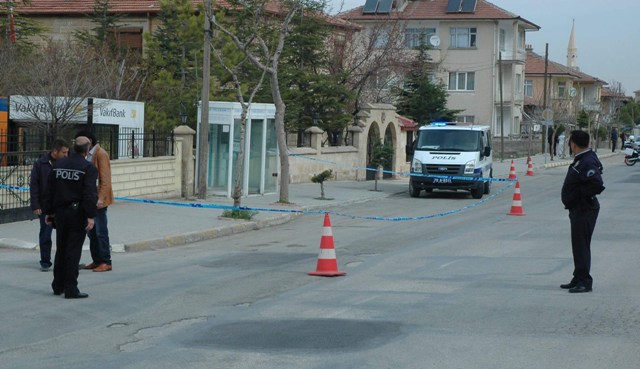 Adliyede silahlı çatışma! 3