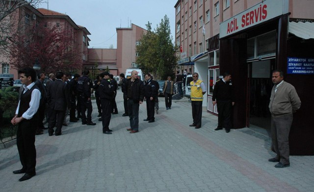 Adliyede silahlı çatışma! 6