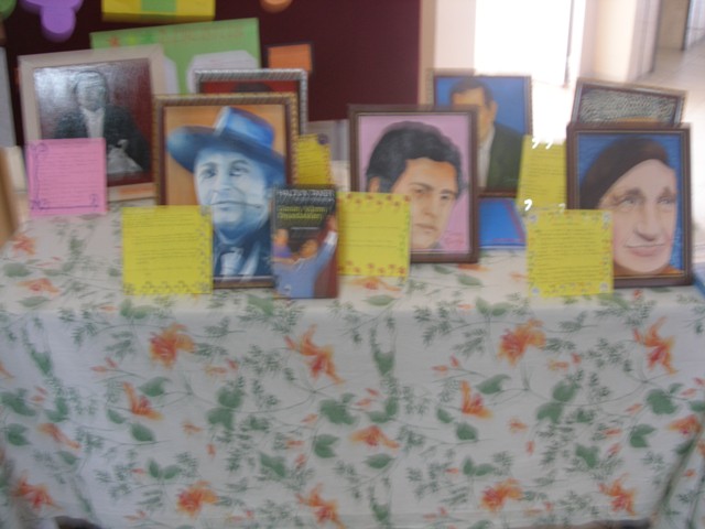 Öğrenciler, yazar ve şairleri çizdi 