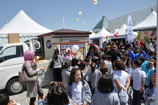 Meram Belediyesi’nin stantları ilgi görüyor 1