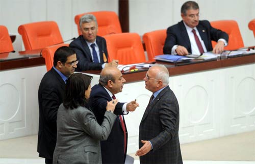 Mecliste bu sefer kadınlar kavga etti! 7