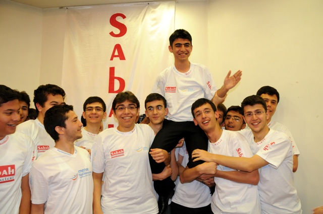 Başarısını ailesine armağan etti