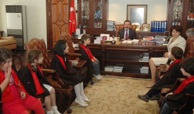 Selçuk rektörü değişti 2