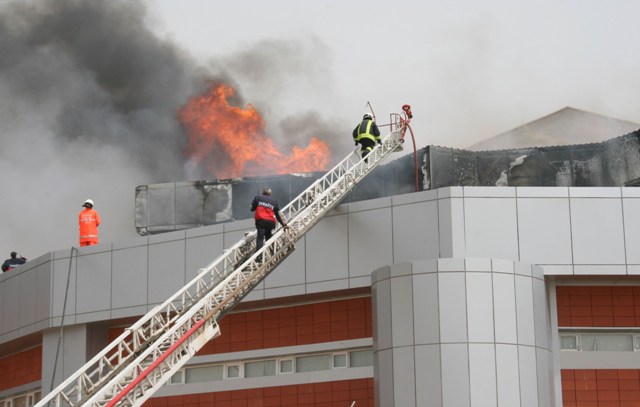 Üniversitede korkutan yangın