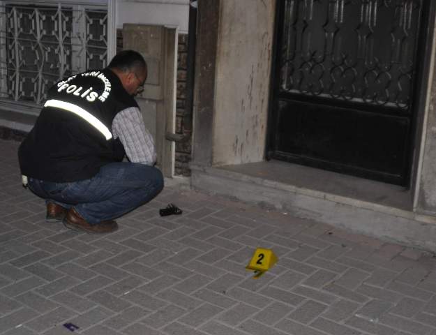 Konyada silahlı kavga: 3 yaralı 2