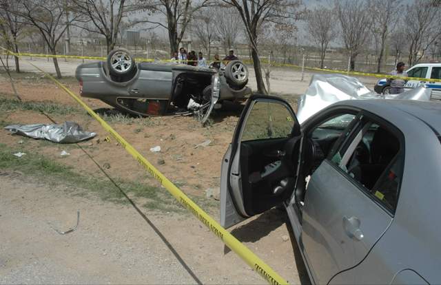 İki otomobil çarpıştı: 1 ölü, 1 yaralı 3