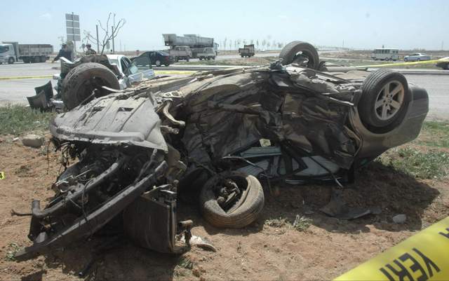 İki otomobil çarpıştı: 1 ölü, 1 yaralı 5