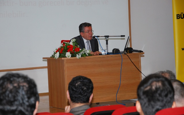 Özcan “Şehir ve Üniversite”yi anlattı 2