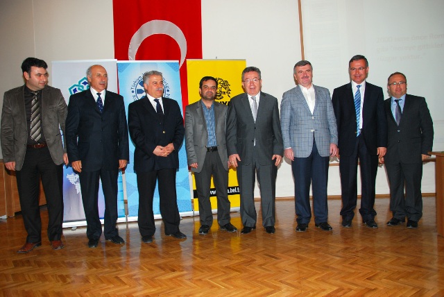 Özcan “Şehir ve Üniversite”yi anlattı 5