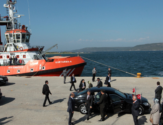 Gül çiftine elleriyle kahve pişirdi 3