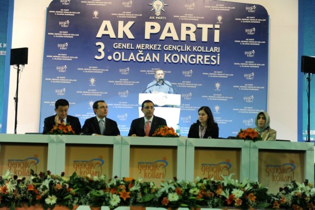 Başbakan, Akış’a neden plaket verdi? 2