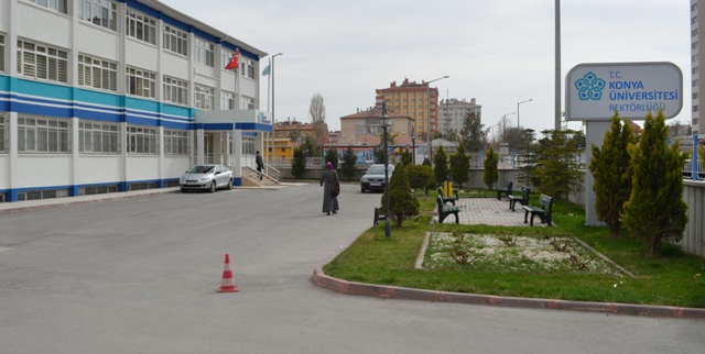 Üniversitede tabela değişti