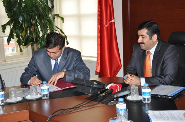Tahir Büyükkörükçü Anadolu İHL için imzalar tamam 2