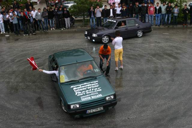 Araba tutkunlarından drift şov 4