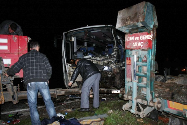 Kazanın bilânçosu ağır: 1 ölü 20 yaralı