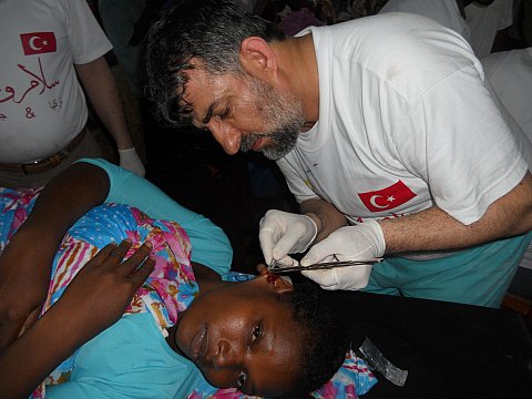 5 günde bin 270 çocuğu sünnet ettiler 5