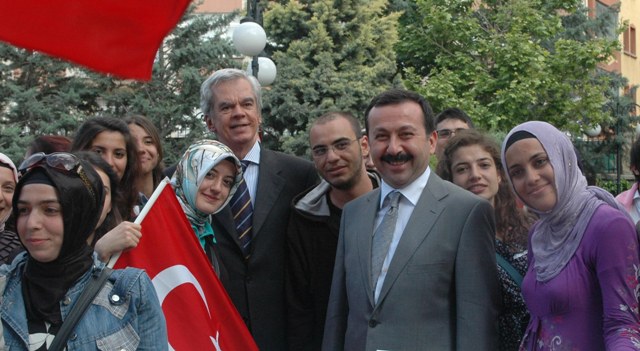 Selçuk’ta renkli kortej