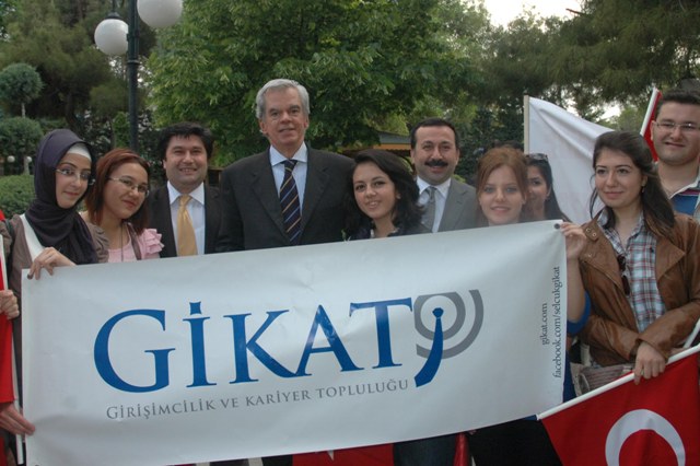 Selçuk’ta renkli kortej