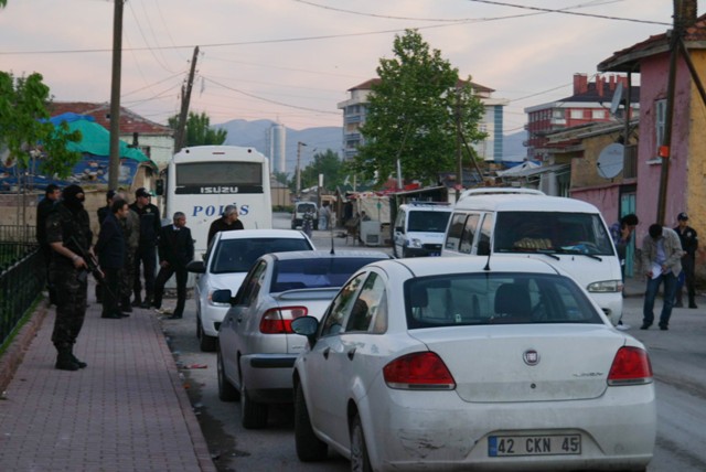 Özel harekatlı şafak baskını: 50 gözaltı 11