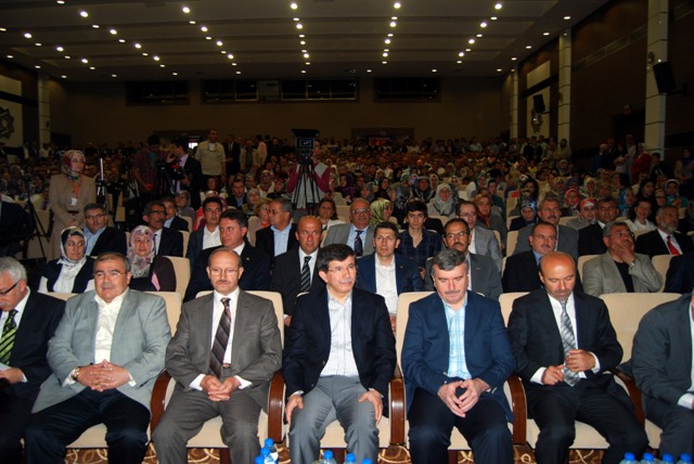 Davutoğlu: Bize dinlenmek haram 10