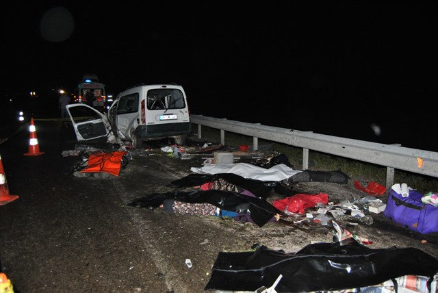 Konyada katliam gibi kaza: 8 ölü 5