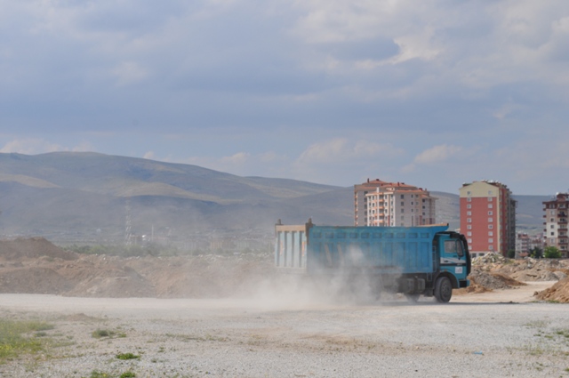 Stadyumun temelleri atılıyor