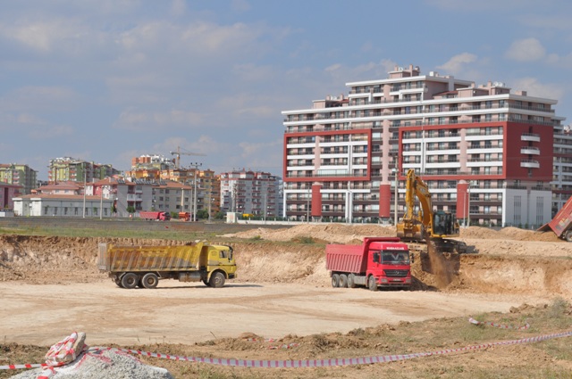 Stadyumun temelleri atılıyor