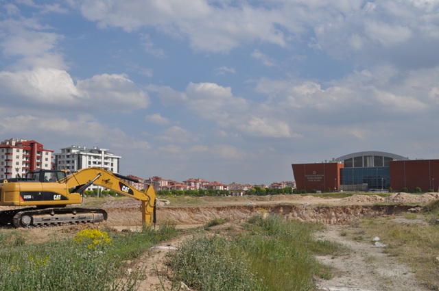 Stadyumun temelleri atılıyor