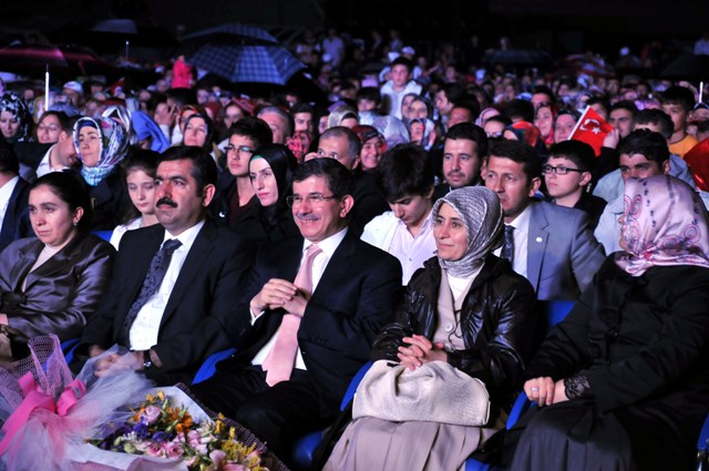 Yağmur altında Türkçe coşkusu