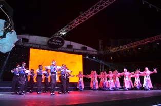 Yağmur altında Türkçe coşkusu