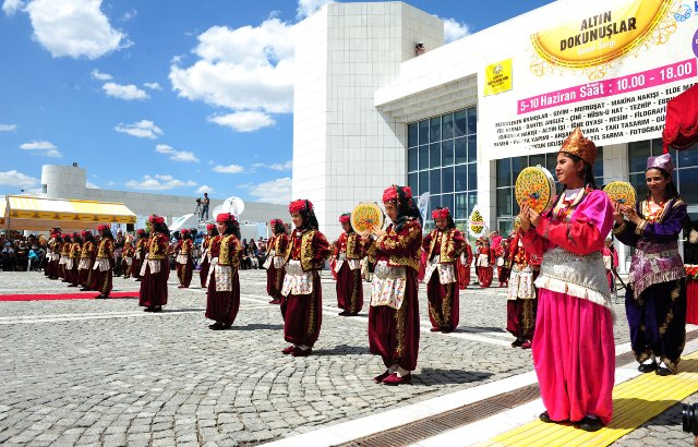 Altın Dokunuşlar sergisi açıldı