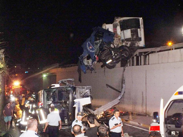 Korkunç otobüs kazası 8