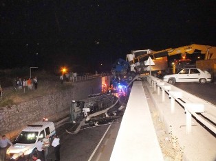 Korkunç otobüs kazası