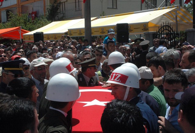 Ne mutlu şehit annesiyim 1