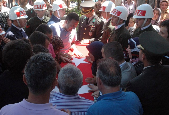 Ne mutlu şehit annesiyim 2