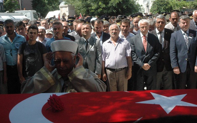 Ne mutlu şehit annesiyim 3
