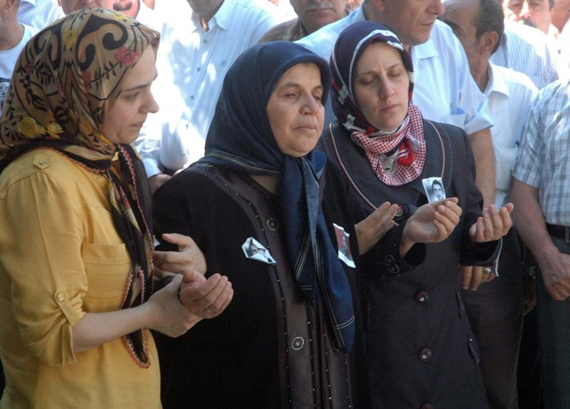 Ne mutlu şehit annesiyim 5