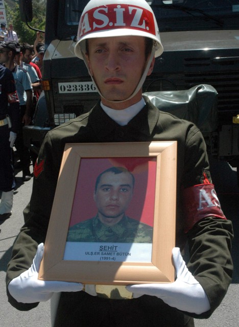 Ne mutlu şehit annesiyim 8