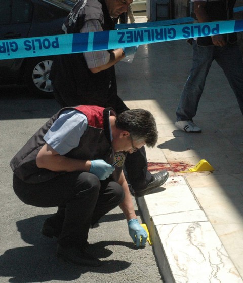 Valilik önünde intihar 3