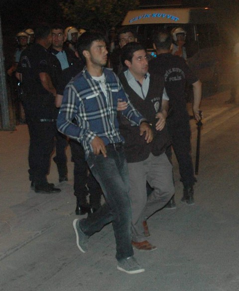 Komşu kavgasına 150 polis müdahale etti