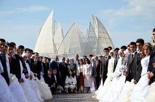 Mehir’den 100 çifte düğün