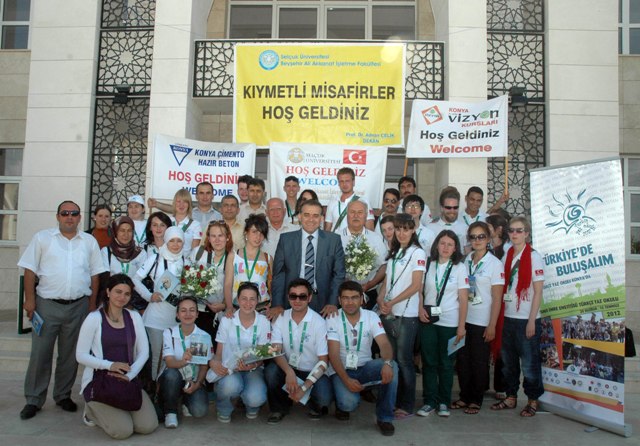 SÜ, 21 ülkeden 25 öğrenci ağırladı